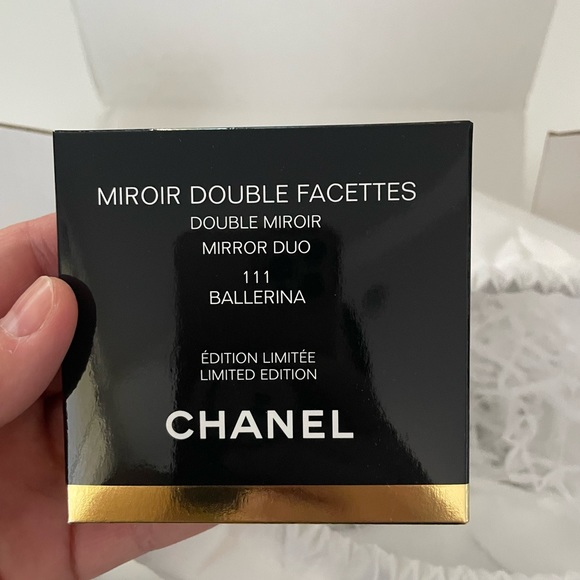 CHANEL Ballerina Pink Codes Coleur
Compact Makeup Mirror - Picture 3 of 8